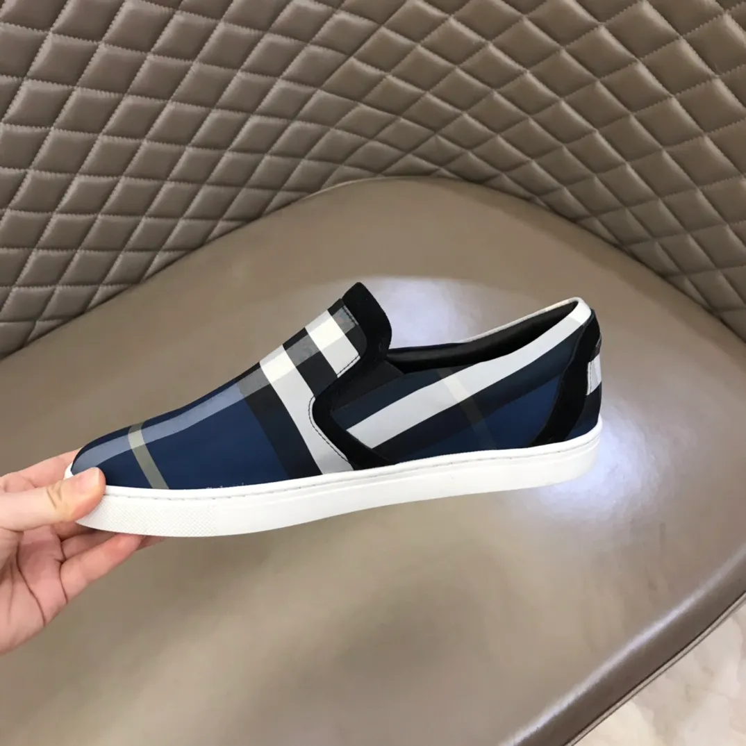 p340 "BURBERR*" men's classic low-top sneakers are reinterpreted in Vintage checkered cotton and matte calfskin, decorated with a new brand logo. First-layer sheepskin lining, embossed Burberry logo on the heel, and original TPU outsole! Size: 38-44
